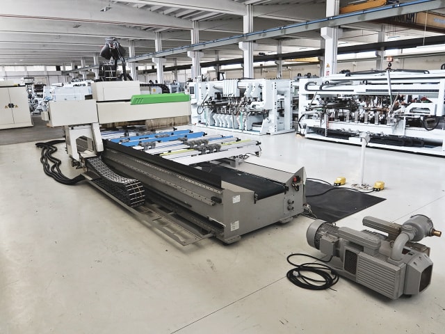 真空吸盘式加工中心 BIESSE ROVER 37 XL