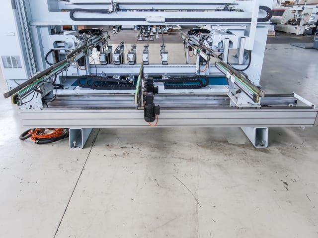 Perforadora Automática WEEKE BST 500 D
