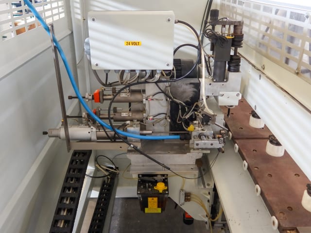 Horizontale Durchlaufbohr- und Dübeleintreibanlage BIESSE ELIX