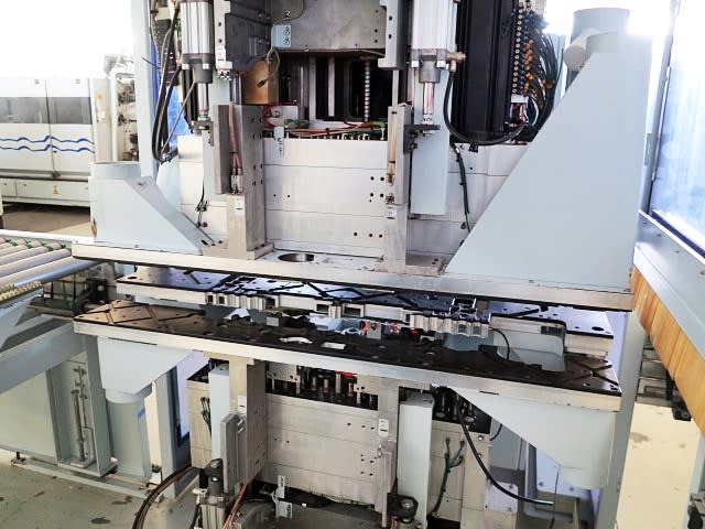 Máquina flexible de perforación WEEKE BHX 500
