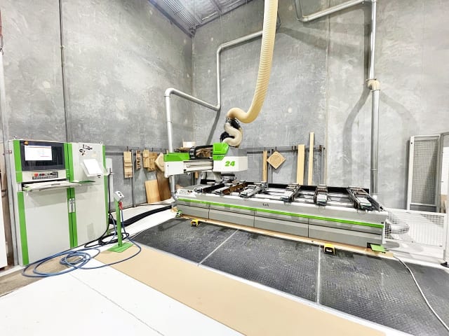 Centro di lavoro a Ventose BIESSE ROVER 24 S