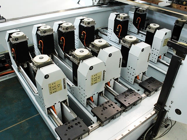 Durchlaufbohr- und Dübeleintreibanlage WEEKE + BARGSTEDT PROFILINE BST 750; P TTL401/12