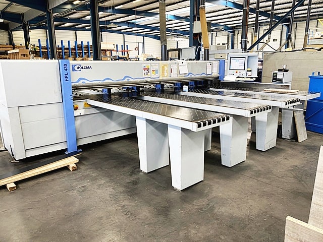Scie À Panneaux À Chargement Automatique HOLZMA HPL 430/43/22