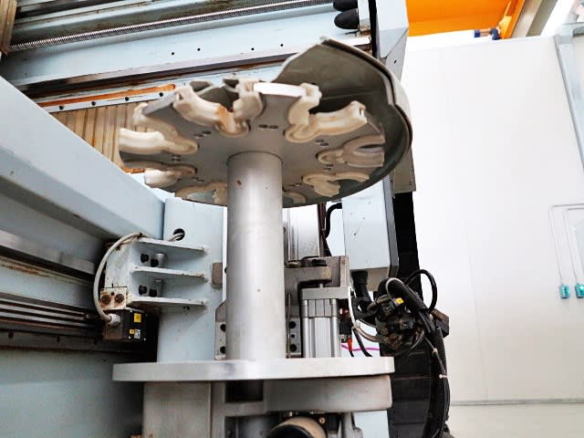Bearbeitungszentrum mit Nestingtisch WEEKE OPTIMAT BHC 550