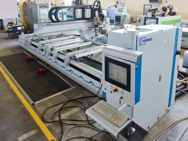 CNC Machine Centers For Routing, Drilling And Edgebanding. HOMAG BAZ 322/40/K