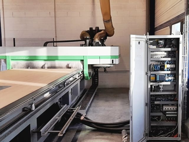 Centre d'usinage avec table NESTING BIESSE ROVER A 2264 G FT