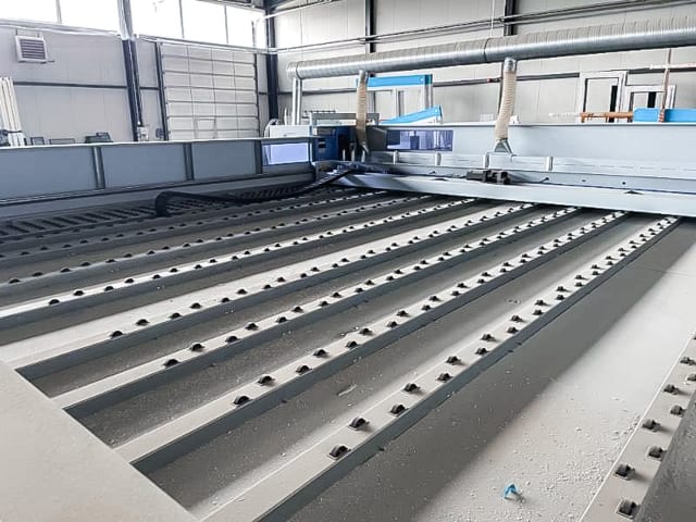 Plattensäge – Beschickung von vorne HOLZMA HPP 300/56/56