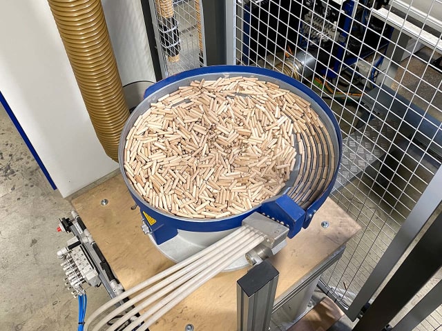 钻孔与嵌入生产线 PRIESS BAT-DTW-CNC