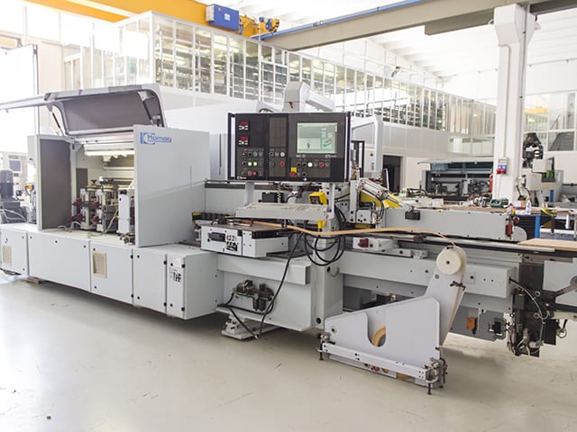 Doppelseitige Kantenanleimmaschine HOMAG KL 26/05/A12/25
