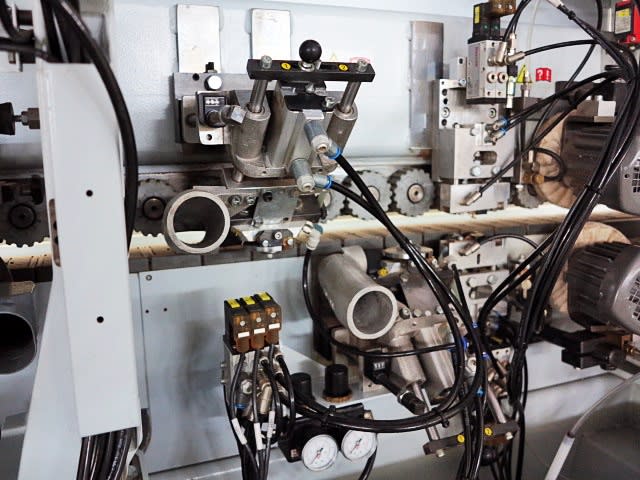 Einseitige Kantenanleimmaschine BRANDT KDF 770