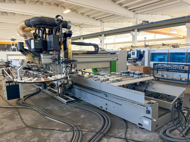 CNC Machine Centres For Routing, Drilling And Edgebanding. BIESSE ROVER B 1984 G EDGE