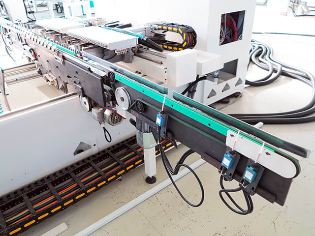 Máquina flexible de perforación e inserción MORBIDELLI AUTHOR 912