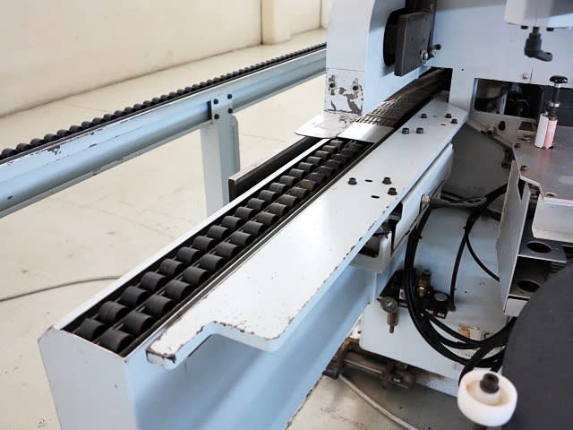 Einseitige Kantenanleimmaschine BRANDT KDF 670 PROFILINE