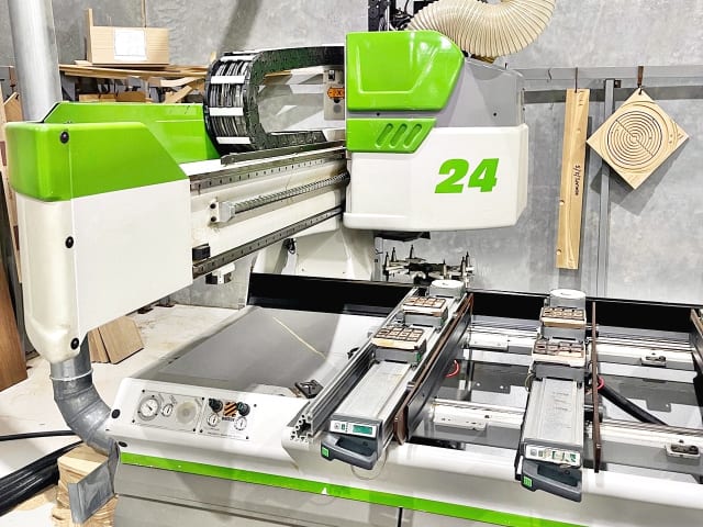 Centro di lavoro a Ventose BIESSE ROVER 24 S