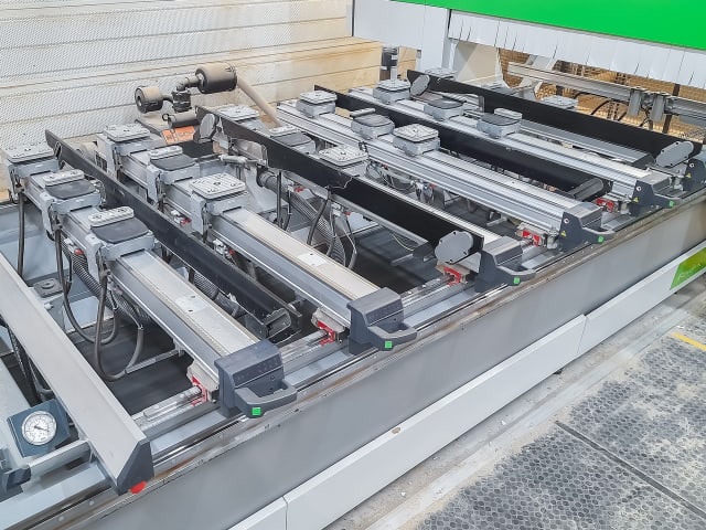 Обрабатывающий Центр С Присосами BIESSE ROVER K 1532
