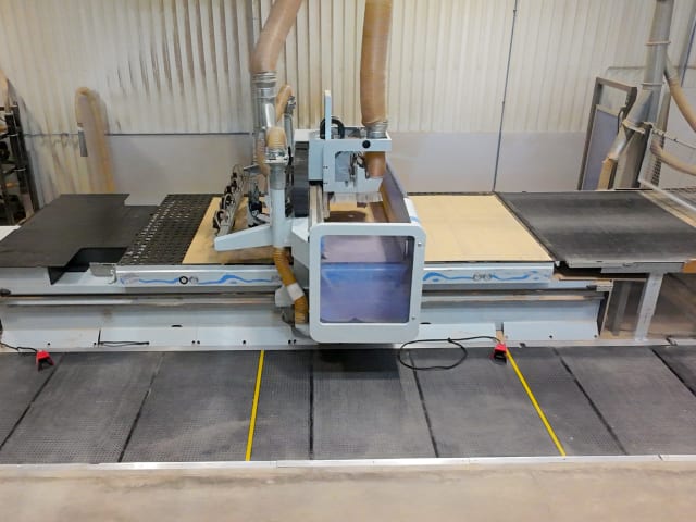 CNC Machine Centres With Flat Tables WEEKE VANTAGE 200