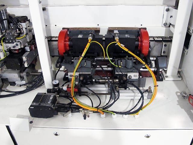 Einseitige Kantenanleimmaschine IMA ADVANTAGE 60