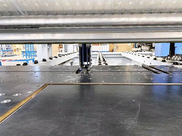 Scie À Panneaux À Chargement Automatique HOLZMA HPL 430/43/22