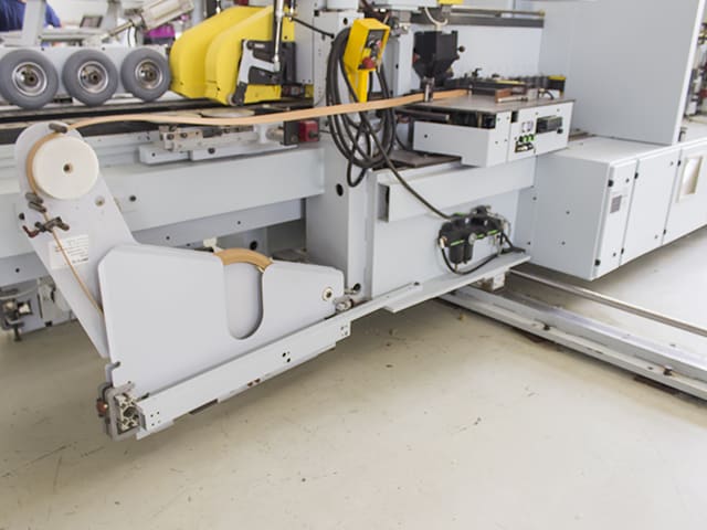 Doppelseitige Kantenanleimmaschine HOMAG KL 26/05/A12/25