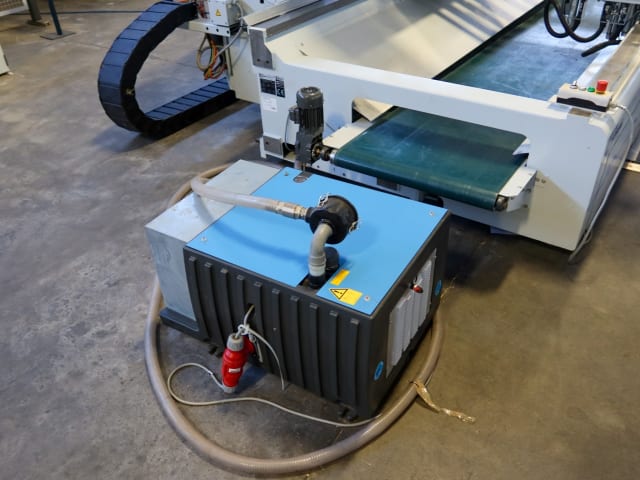 CNC Machine Centers With Pod And Rail WEEKE VENTURE 15XXL