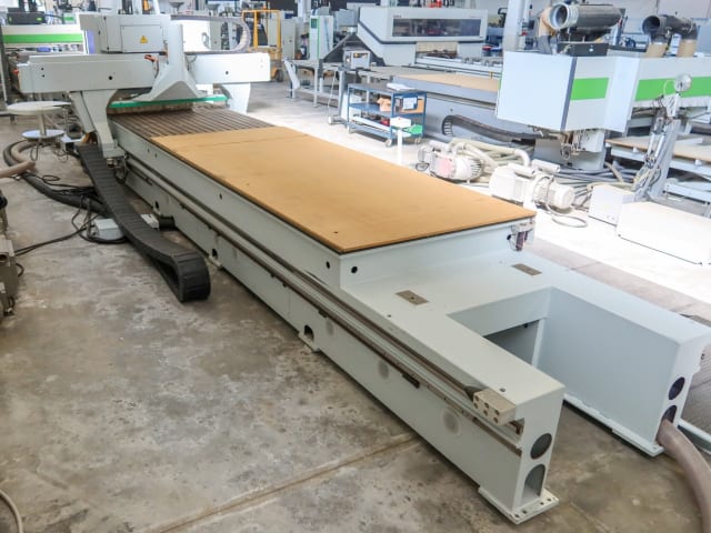 Centro di lavoro con piano NESTING WEEKE BHP 200