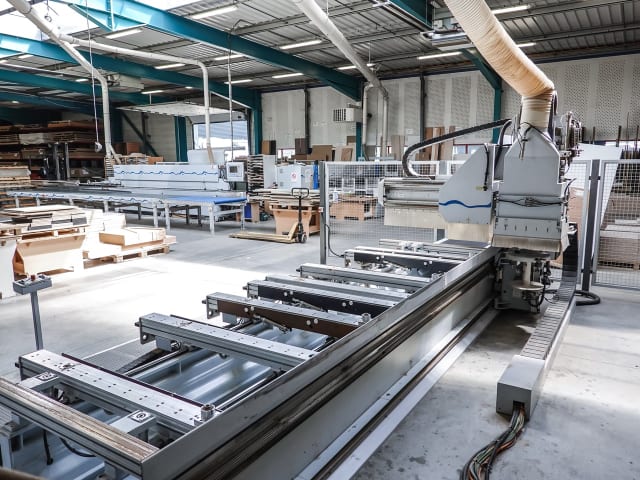Bearbeitungszentren mit Konsolentisch WEEKE BHC 550