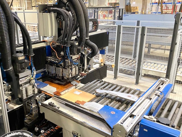 钻孔与嵌入生产线 PRIESS BAT-DTW-CNC