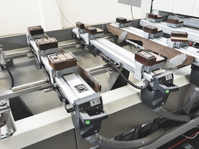 Centro di lavoro a Ventose BIESSE ROVER A 1332 ATS