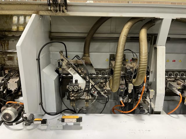 Máquina De Colar Bordos Simples BRANDT KDF 550C