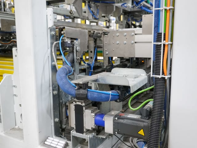 Squaring Lines KRAFT + AVERCON + FRAXINUS FLOORING PRODUCTION LINE
