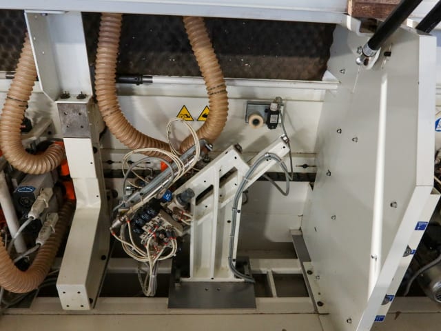 Máquina De Colar Bordos Simples SCM OLIMPIC K 1000