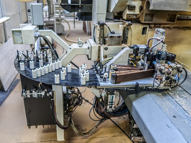 CNC Machine Centres For Routing, Drilling And Edgebanding. BIESSE ROVER C 9.65 CONF.2 TWIN