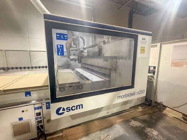 Centro di lavoro con piano NESTING SCM MORBIDELLI N200