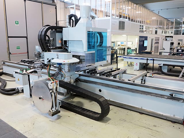 CNC Machine Centres For Routing, Drilling And Edgebanding. HOMAG BAZ 322/60/AP