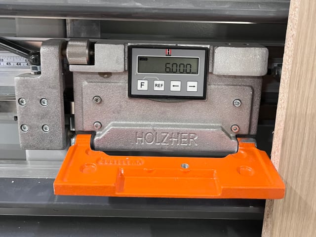 수직 패널 톱 HOLZHER SECTOR 1260 AUTOMATIC