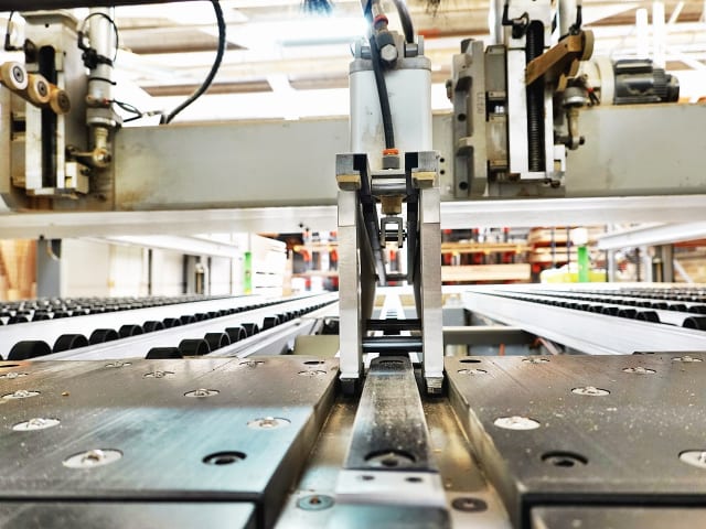 Plattensäge mit automatischer Beschickung SELCO WNT 610