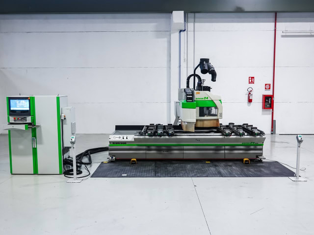 Обрабатывающий Центр С Присосами BIESSE ROVER 24