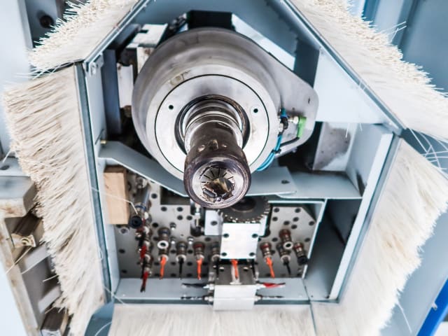 CNC Machine Centres With Pod And Rail WEEKE VENTURE 3