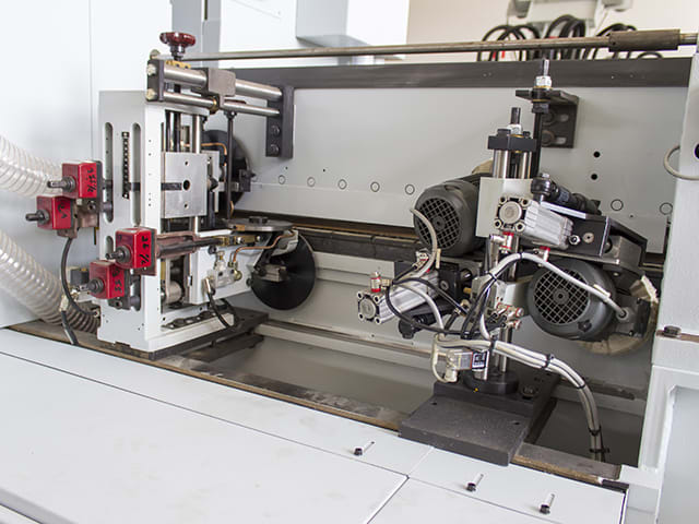 Doppelseitige Kantenanleimmaschine HOMAG KL 26/05/A12/25