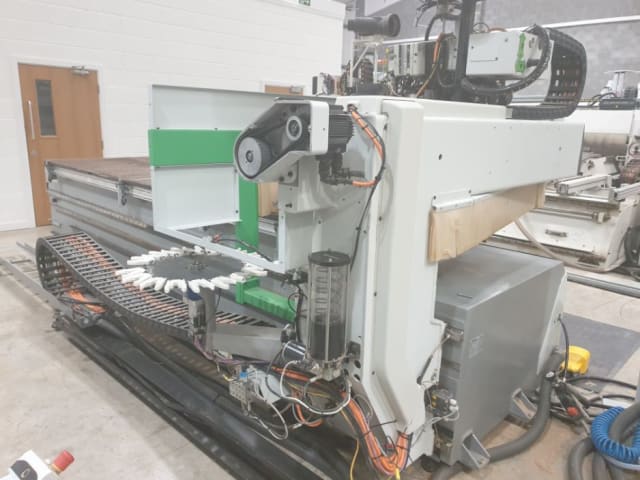 Centro De Mecanizado Con Superficie Nesting BIESSE ROVER A 3.40 FT