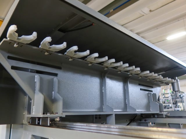 Bearbeitungszentrum mit Kantenverleimung BIESSE ROVER A 1842 EDGE