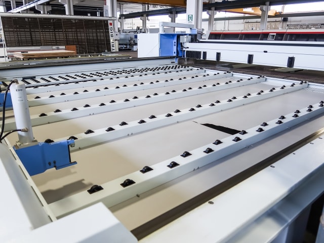 Plattensäge – Beschickung von vorne HOLZMA HPP 350/43/43
