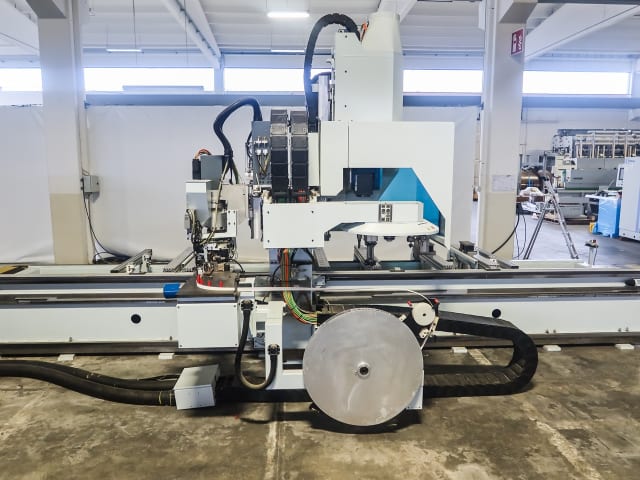 CNC Machine Centers For Routing, Drilling And Edgebanding. HOMAG BAZ 222/40/F/K