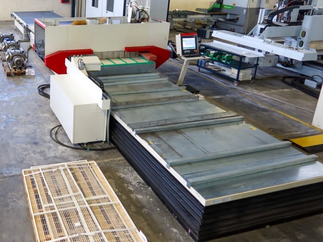Centro De Mecanizado Con Superficie Nesting SCM PRATIX S-17