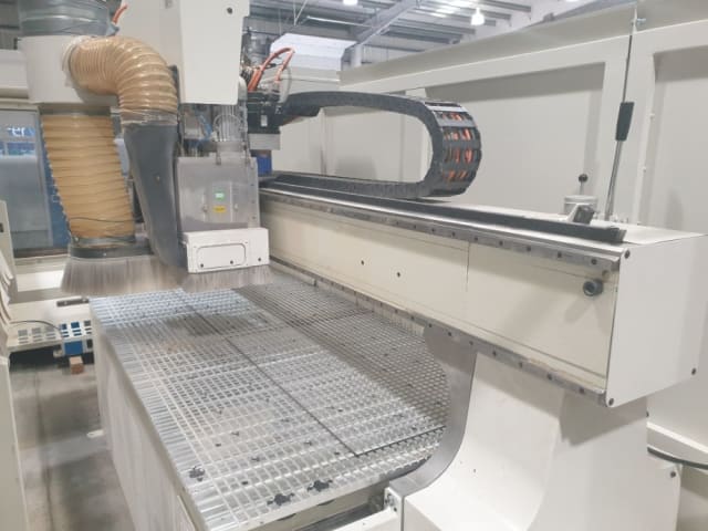 Centro De Mecanizado Con Superficie Nesting SCM PRATIX S 2231B