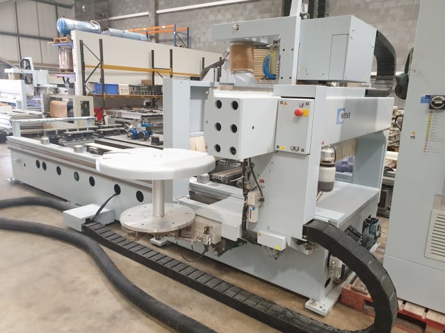 CNC Machine Centers With Pod And Rail WEEKE BMG211 VENTURE 220m