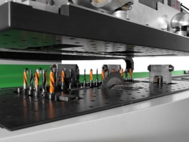 Máquina flexible de perforación BIESSE NEW SKIPPER 100 L
