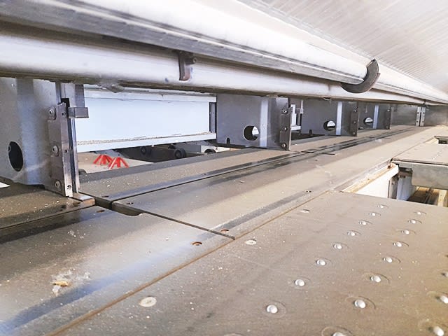 前上料裁板锯机 HOLZMA HPP 11/56/L