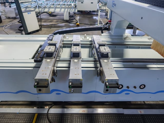CNC Machine Centers With Pod And Rail WEEKE VENTURE 3M