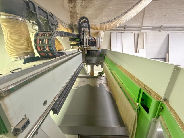 Centro di lavoro con piano NESTING BIESSE SKILL 1536 G FT